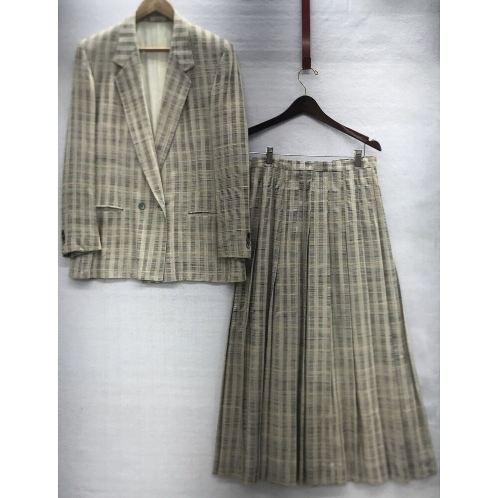 Vintage Barrie Pace LTD 2 Piece Skirt Suit Size 12 Pleated Check Made in USA